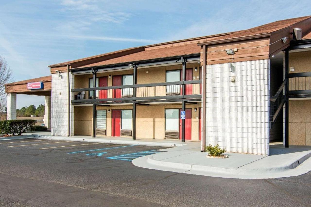 Econo Lodge Мадисон Экстерьер фото